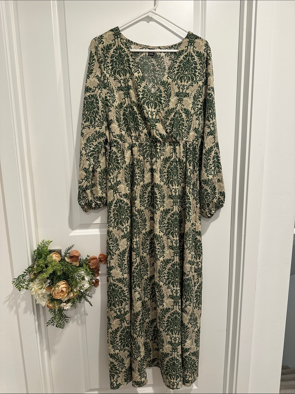 Women’s Green and Cream Printed Long Sleeve Maxi Dress